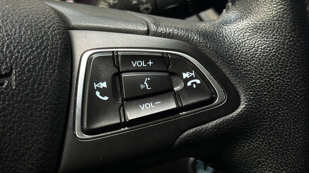 Used 2019 Ford Escape SE w/ SE Sport Appearance Package AWD/4WD image 24