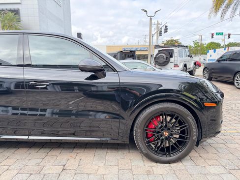 Used 2025 Porsche Cayenne GTS image 22