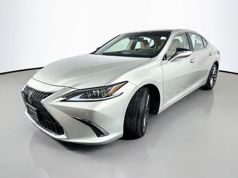 Certified 2025 Lexus ES 350 w/ Luxury Package FWD image 3
