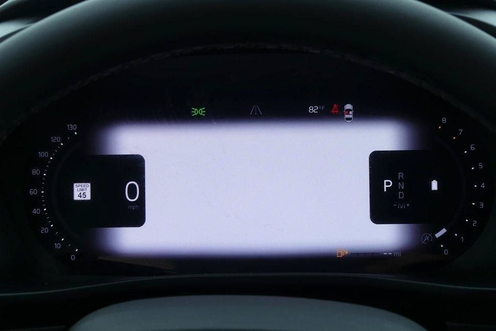 Used 2024 Volvo XC40 B5 Plus AWD/4WD image 21