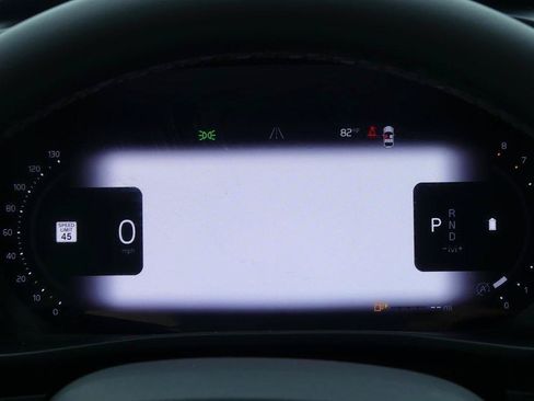 Used 2024 Volvo XC40 B5 Plus AWD/4WD image 21