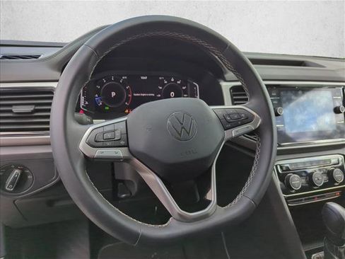 Used 2023 Volkswagen Atlas SE w/ Black Wheel Package image 30