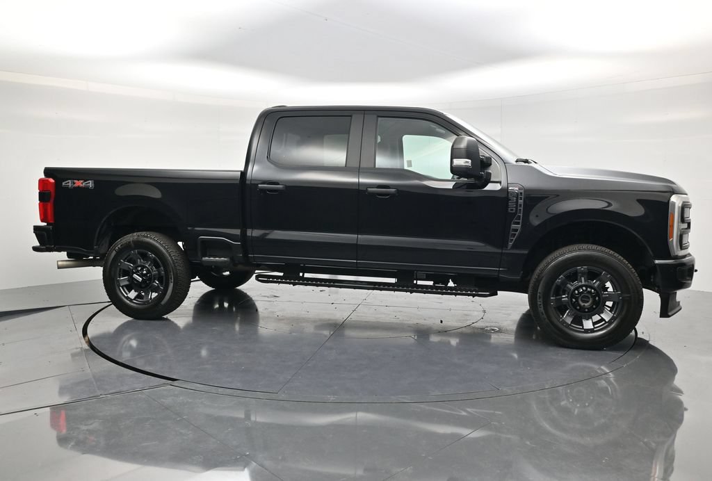 Used 2023 Ford F350 XL w/ STX Appearance Package AWD/4WD image 4