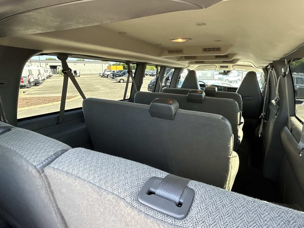 Used 2025 GMC Savana 3500 LT w/ LT Preferred Equipment Group RWD image 19