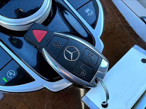 Used 2018 Mercedes-Benz GLC 300 image 14