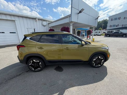 Used 2024 Kia Seltos SX w/ SX Sunroof Package AWD/4WD image 6