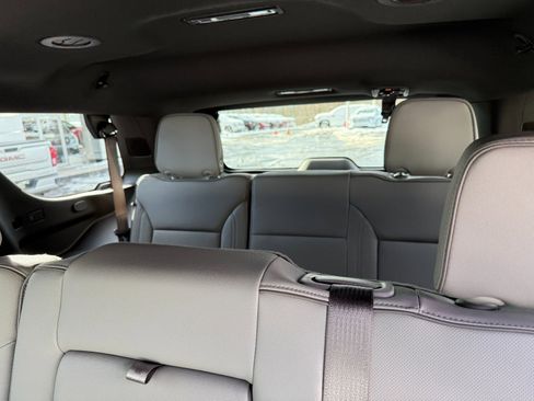 New 2026 GMC Yukon Elevation image 19
