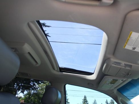 Used 2010 Toyota Sequoia Platinum AWD/4WD image 9