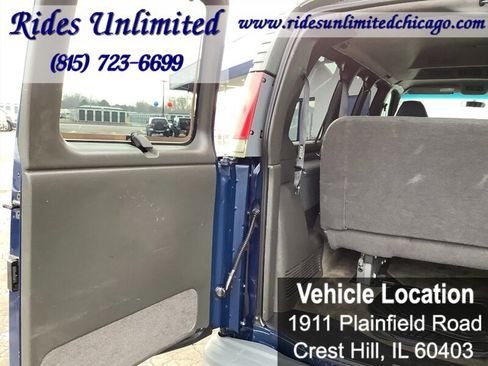 Used 2002 Chevrolet Express 2500 Passenger w/ LS Preferred Equipment Group image 26