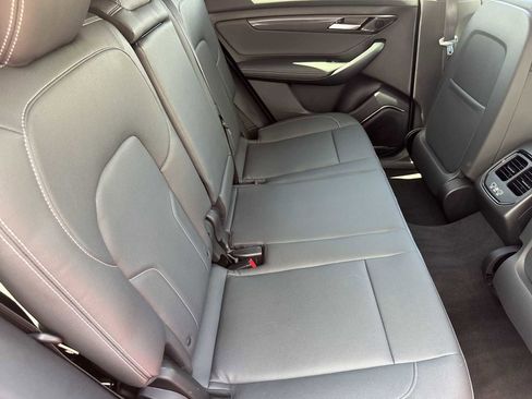 Used 2024 VinFast VF 8 Eco AWD/4WD image 17