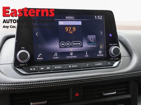 Used 2023 Nissan Rogue S AWD/4WD image 19