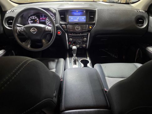 Used 2019 Nissan Pathfinder S FWD image 19