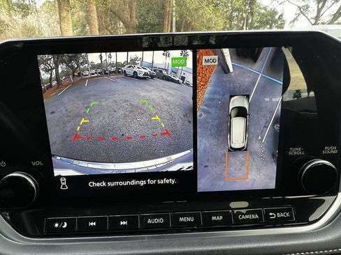 Used 2022 Nissan Rogue Platinum w/ Head-Up Display Package image 27