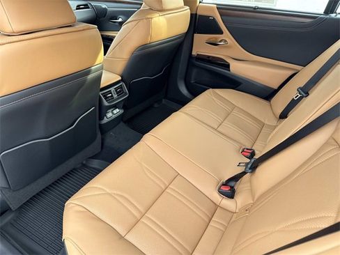 New 2025 Lexus ES 350 Ultra Luxury image 14