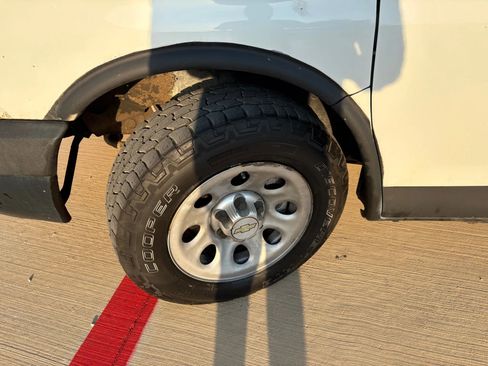 Used 2014 Chevrolet Express 1500 AWD image 19