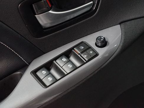 Certified 2020 Toyota Sienna SE FWD image 27