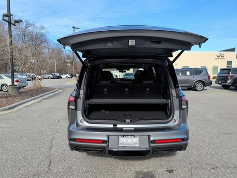 New 2026 INFINITI QX80 Autograph w/ Premium Cargo Package image 24