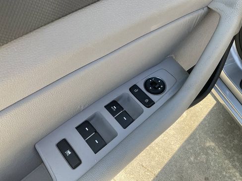 Used 2015 Hyundai Sonata SE w/ Option Group 09 FWD image 10
