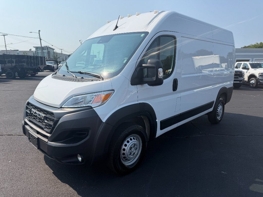 Used 2024 RAM ProMaster 2500 w/ Convenience Group FWD image 5