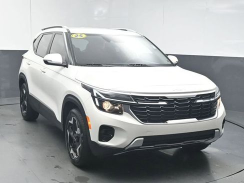 Used 2025 Kia Seltos S FWD image 2