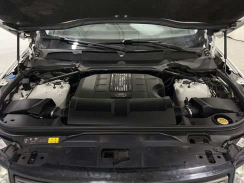 Used 2017 Land Rover Discovery SE image 28