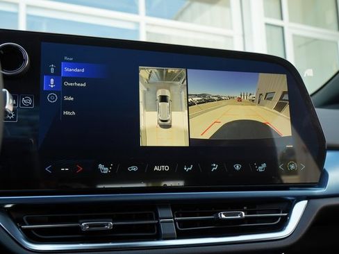 New 2025 Chevrolet Equinox EV LT image 21