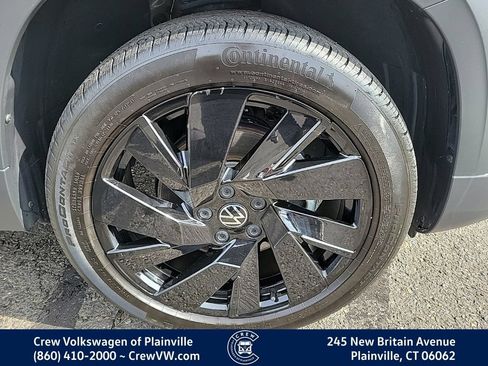 Certified 2023 Volkswagen Taos SE w/ Black Wheel Package AWD/4WD image 20