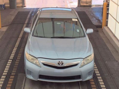 Used 2011 Toyota Camry Hybrid FWD image 2