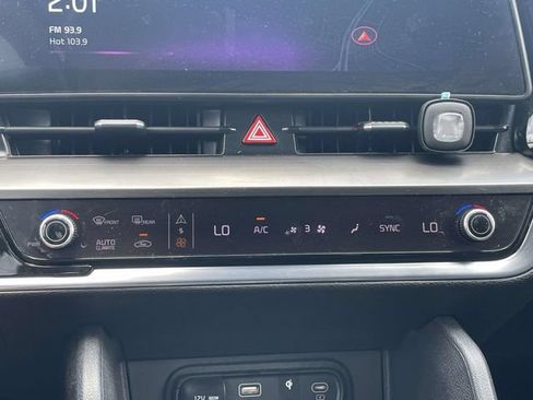Used 2024 Kia Sportage EX FWD image 25