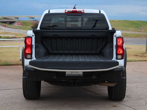 Used 2023 Chevrolet Colorado Trail Boss w/ Technology Package AWD/4WD image 11