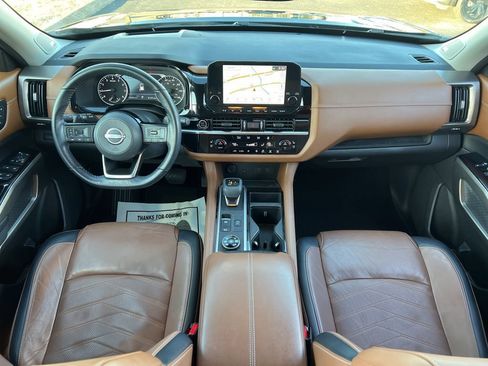 Used 2022 Nissan Pathfinder Platinum w/ Cargo Package image 25