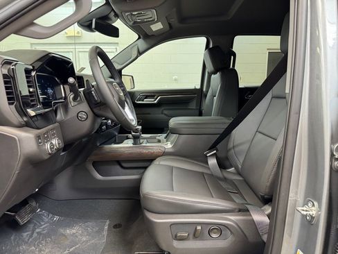 New 2026 GMC Sierra 1500 SLT w/ SLT Convenience Package image 13