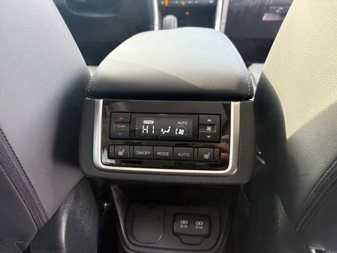 Used 2020 Subaru Ascent Limited w/ Popular Package #2A image 20