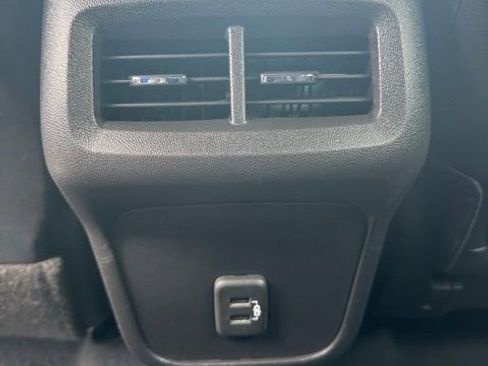 Used 2022 GMC Terrain SLT w/ GMC Pro Grade Package AWD/4WD image 18