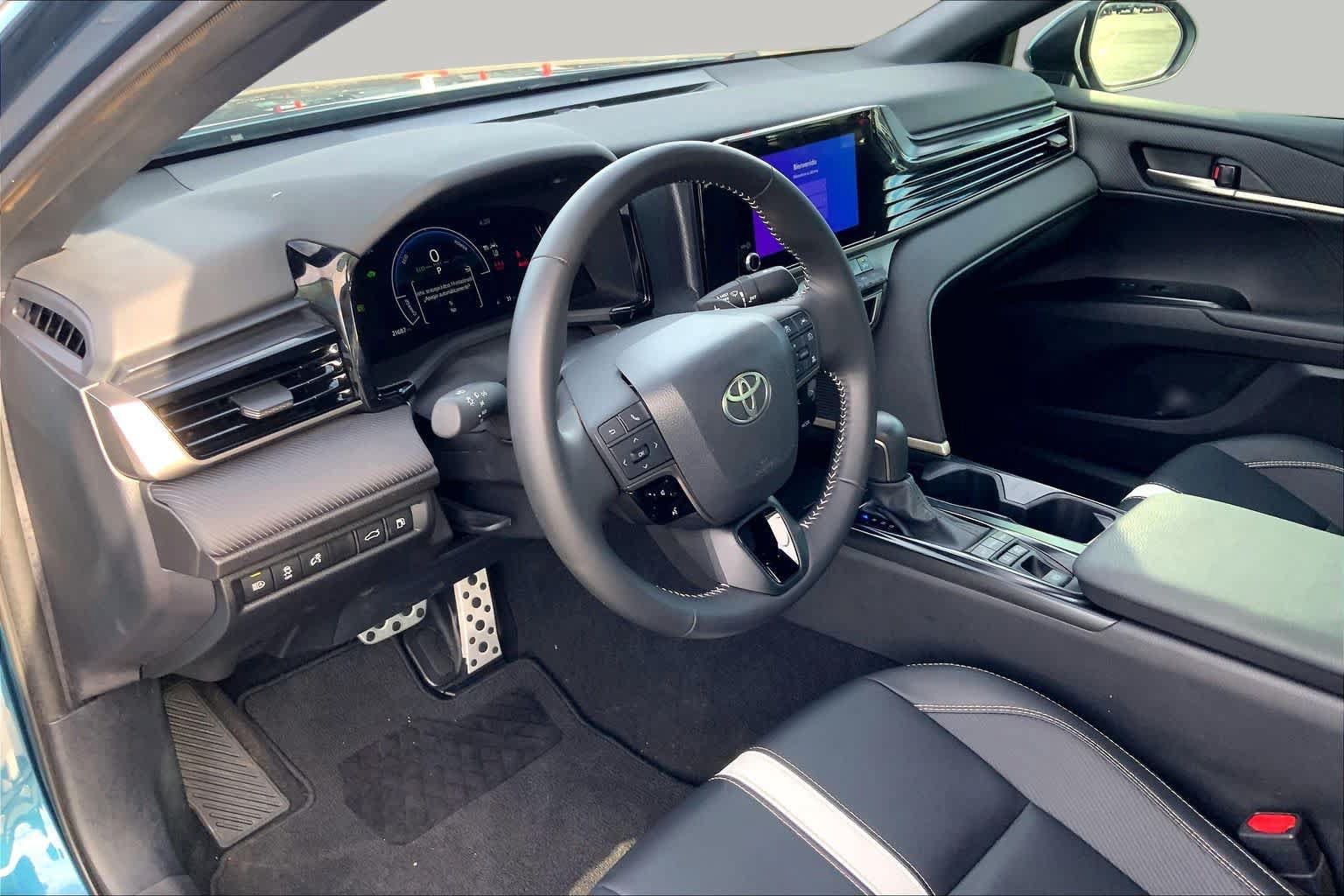 Used 2026 Toyota Camry SE w/ Convenience Package FWD image 18