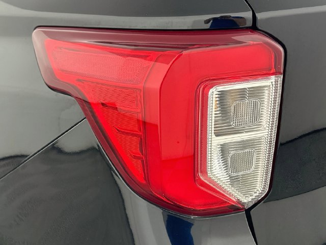 Used 2024 Ford Explorer Limited w/ Limited Technology Package RWD image 27