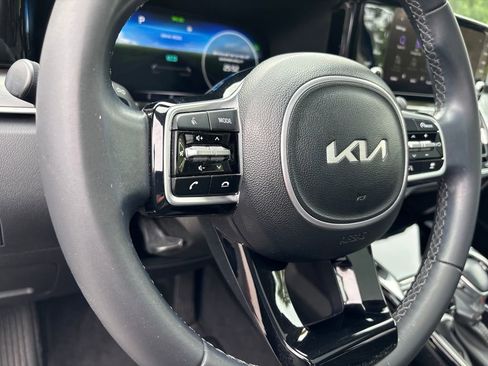 Used 2023 Kia Sorento SX FWD image 13
