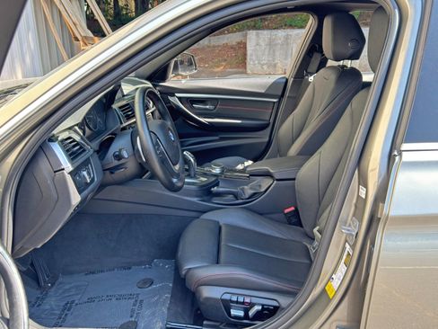 Used 2018 BMW 330i Sedan w/ Premium Package RWD image 16