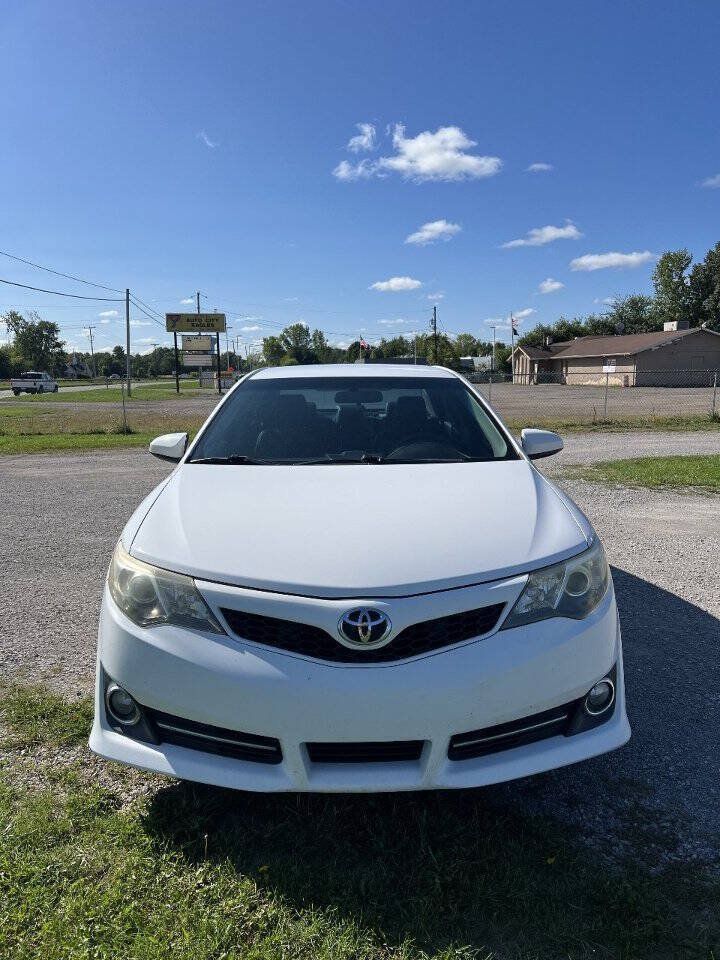Used 2014 Toyota Camry SE FWD image 3