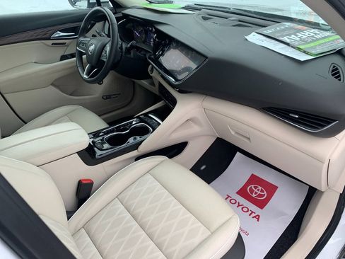 Used 2023 Buick Envision Avenir image 19