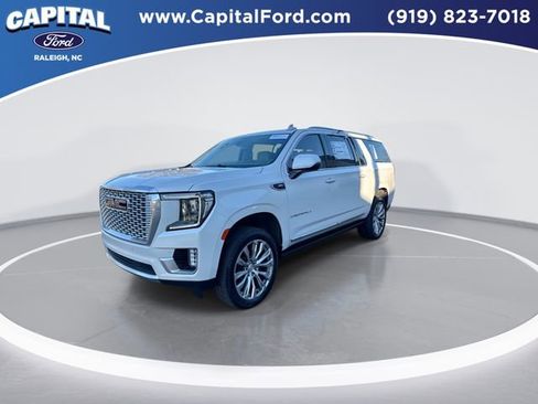 Used 2021 GMC Yukon XL Denali w/ Denali Premium Package image 4