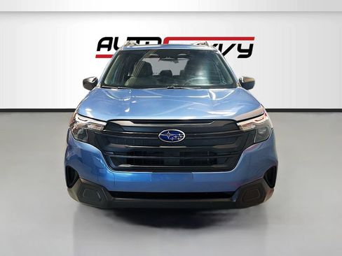 Used 2025 Subaru Forester AWD/4WD image 2