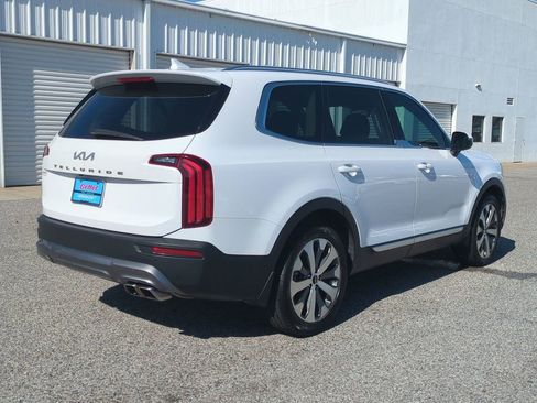 Used 2022 Kia Telluride EX w/ EX Premium Package image 5