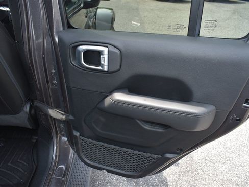 Used 2021 Jeep Wrangler Unlimited Sahara AWD/4WD image 25