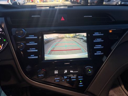 Used 2020 Toyota Camry SE FWD image 16