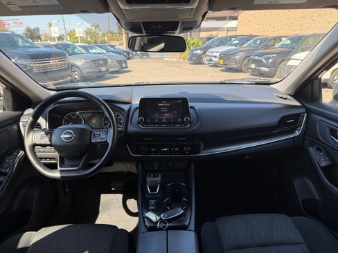 Used 2025 Nissan Rogue SV FWD image 34
