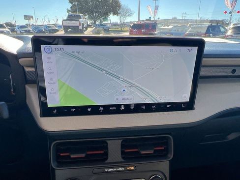 Used 2025 Ford Maverick Lariat image 23