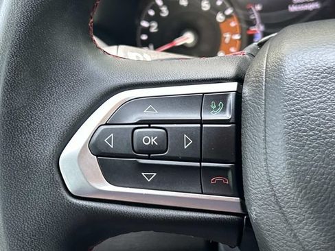 Used 2025 Jeep Compass Trailhawk w/ Trailer Tow Group AWD/4WD image 29