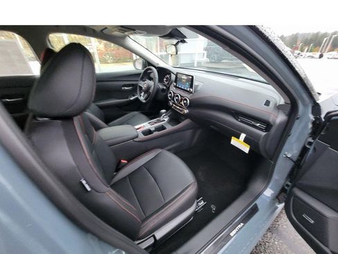 New 2025 Nissan Sentra SR w/ SR Premium Package image 11