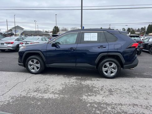 Used 2022 Toyota RAV4 XLE w/ Convenience Package image 2